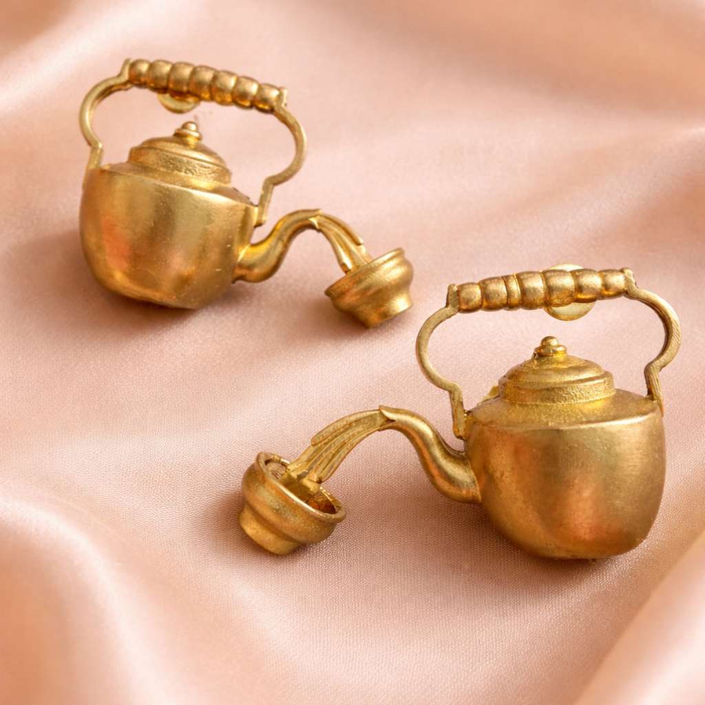 chai - pe- charcha ( tea break)